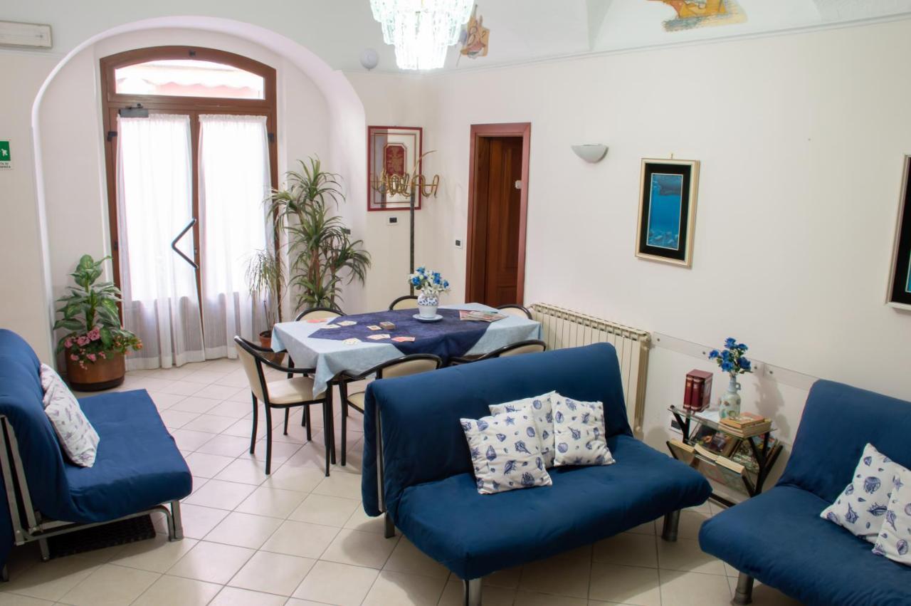 Italia Apart-hotel 2*